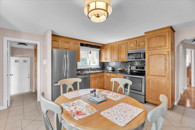 49 Greenhill Ave, Attleboro, MA 02703