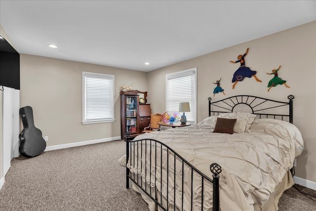 49 Greenhill Ave, Attleboro, MA 02703