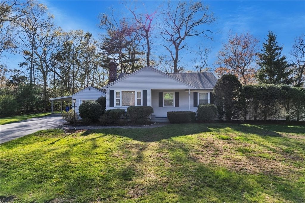 49 Greenhill Ave, Attleboro, MA 02703