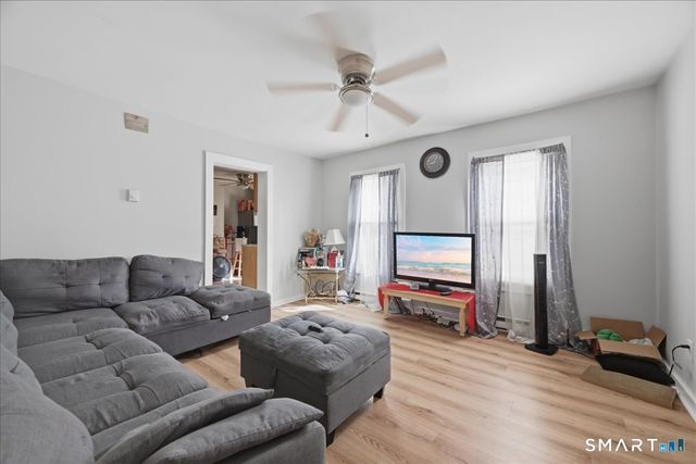 837 Bank Street, New London, CT 06320