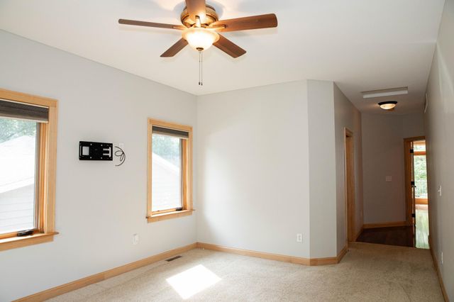 930 County Road C E, Maplewood, MN 55109