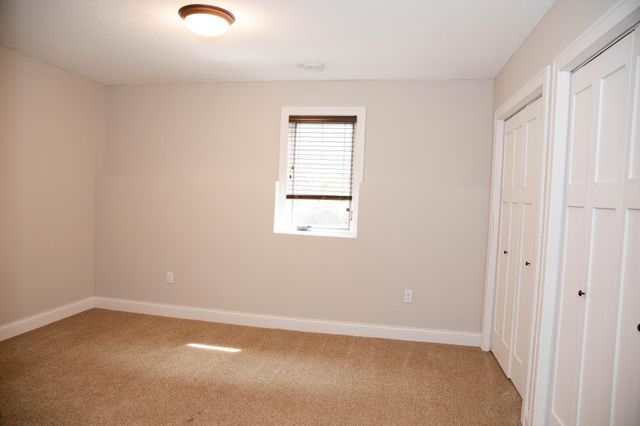 930 County Road C E, Maplewood, MN 55109