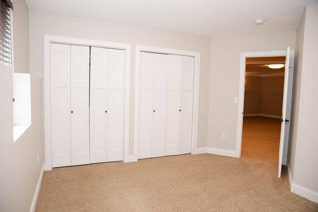 930 County Road C E, Maplewood, MN 55109