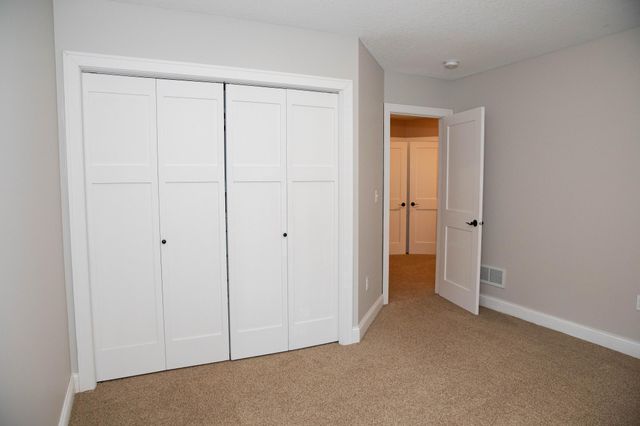 930 County Road C E, Maplewood, MN 55109