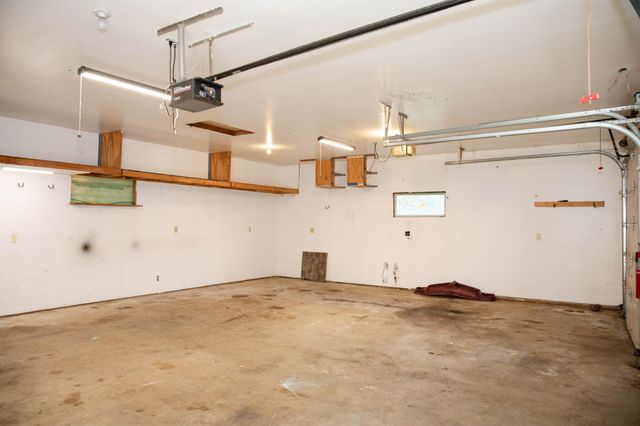 930 County Road C E, Maplewood, MN 55109