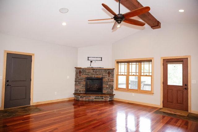 930 County Road C E, Maplewood, MN 55109