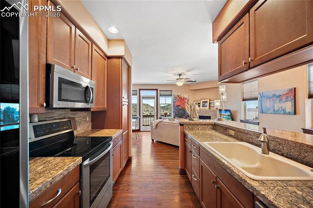 5817 Canyon Reserve Heights, Colorado Springs, CO 80919