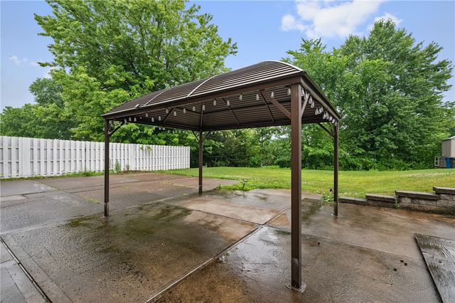 611 Pikeview Dr, Plum Boro, PA 15239