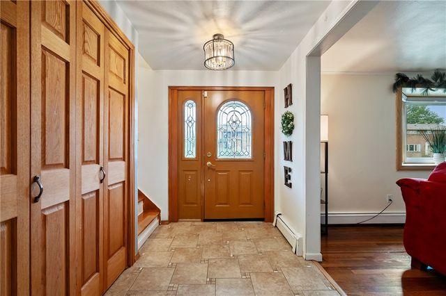 611 Pikeview Dr, Plum Boro, PA 15239