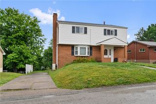 611 Pikeview Dr, Plum Boro, PA 15239