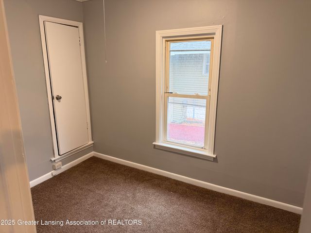 1129 N Martin Luther King Jr Boulevard, Lansing, MI 48915