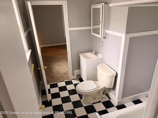 1129 N Martin Luther King Jr Boulevard, Lansing, MI 48915