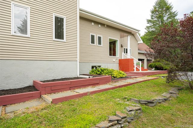 303 Freedom Road, Pleasant Valley, NY 12569