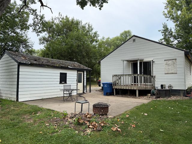 1201 E Kirkwood Avenue, Des Moines, IA 50315