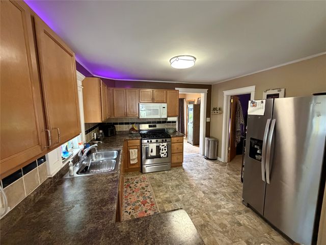 1201 E Kirkwood Avenue, Des Moines, IA 50315