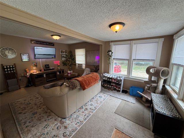 1201 E Kirkwood Avenue, Des Moines, IA 50315