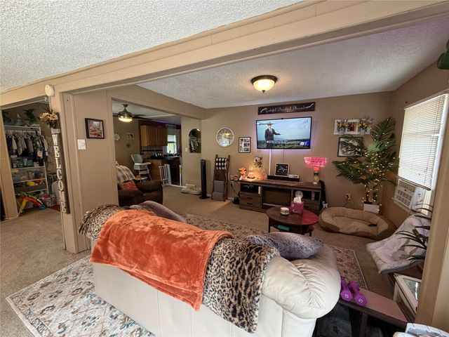 1201 E Kirkwood Avenue, Des Moines, IA 50315