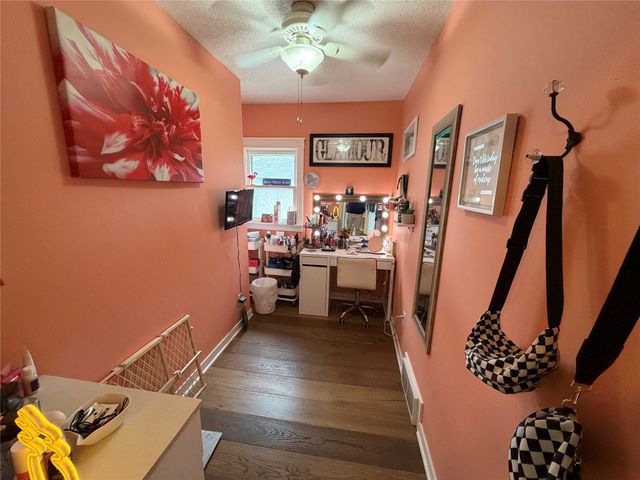 1201 E Kirkwood Avenue, Des Moines, IA 50315