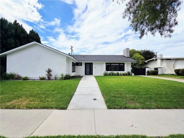 3041 Yellowtail Drive, Los Alamitos, CA 90720