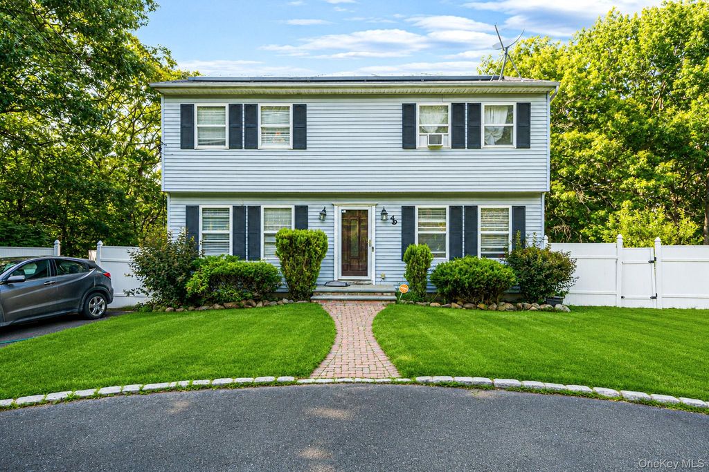 49 Barbara Lane, Medford, NY 11763