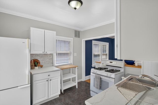 2946 Vincent Avenue N, Minneapolis, MN 55411