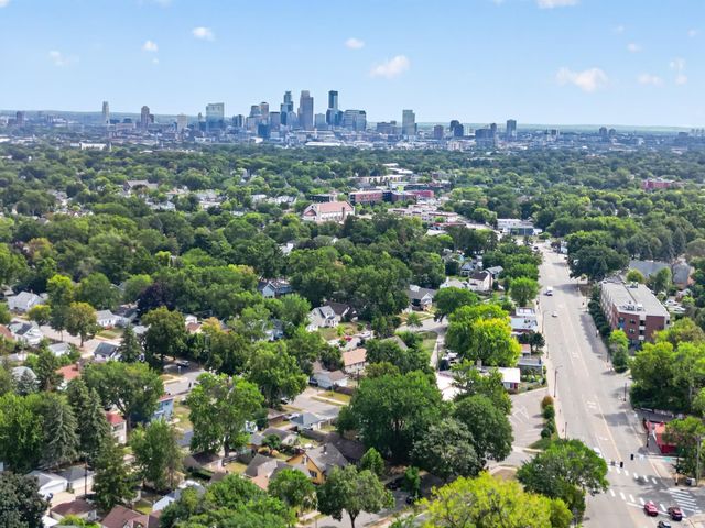 2946 Vincent Avenue N, Minneapolis, MN 55411