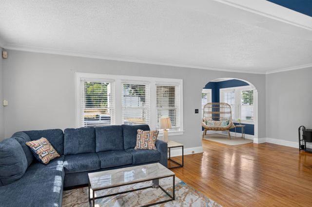 2946 Vincent Avenue N, Minneapolis, MN 55411