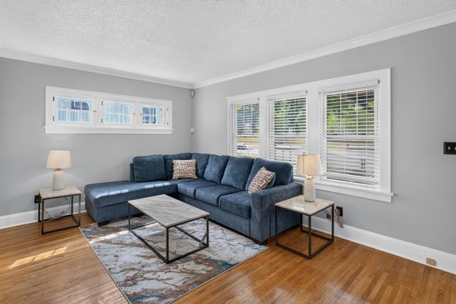 2946 Vincent Avenue N, Minneapolis, MN 55411