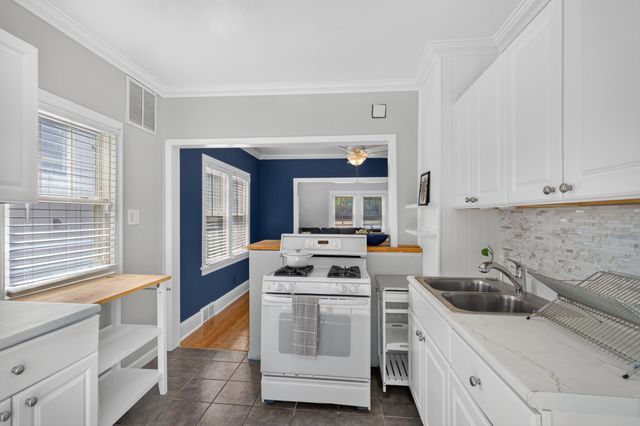 2946 Vincent Avenue N, Minneapolis, MN 55411
