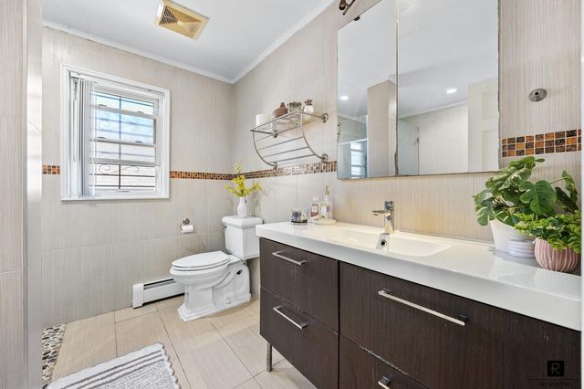 69-07 Little Neck Parkway, New York City, NY 11004