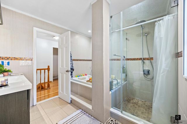 69-07 Little Neck Parkway, New York City, NY 11004