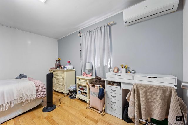 69-07 Little Neck Parkway, New York City, NY 11004
