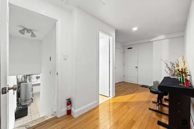 69-07 Little Neck Parkway, New York City, NY 11004