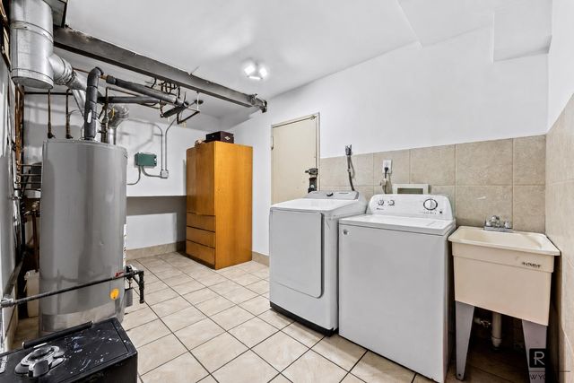 69-07 Little Neck Parkway, New York City, NY 11004