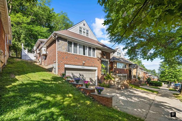 69-07 Little Neck Parkway, New York City, NY 11004