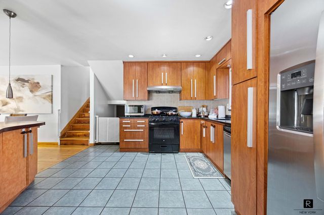 69-07 Little Neck Parkway, New York City, NY 11004