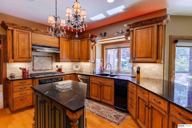 13644 Seward Circle, Omaha, NE 68154