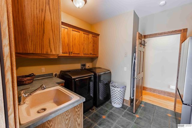 13644 Seward Circle, Omaha, NE 68154