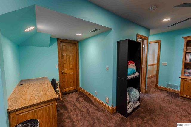13644 Seward Circle, Omaha, NE 68154