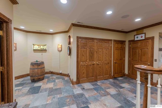 13644 Seward Circle, Omaha, NE 68154