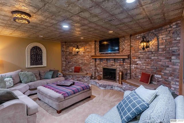 13644 Seward Circle, Omaha, NE 68154