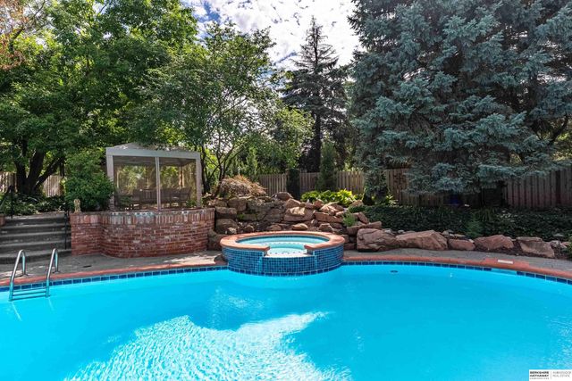 13644 Seward Circle, Omaha, NE 68154
