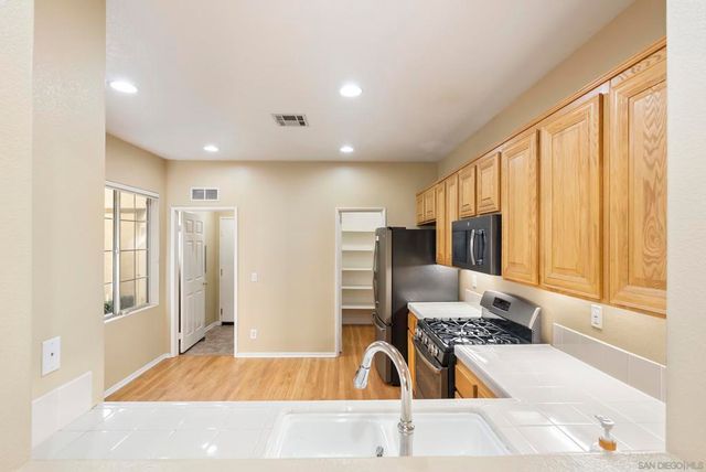 638 Sumner Way 4, Oceanside, CA 92058