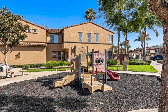 638 Sumner Way 4, Oceanside, CA 92058