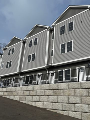 243 Echo Lake Road B11, Watertown, CT 06795