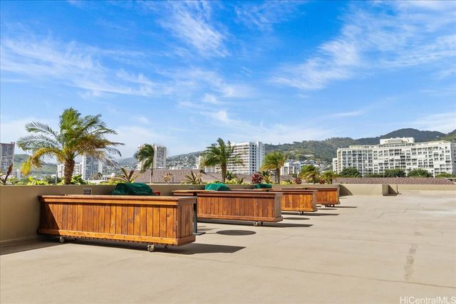 1212 Punahou Street 2005, Honolulu, HI 96826