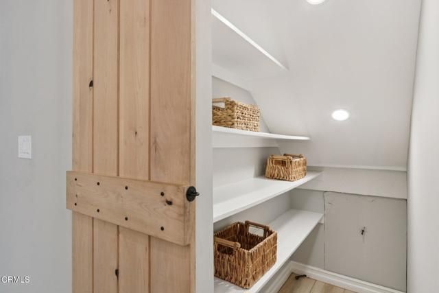 5853 Canyonside Road, La Crescenta, CA 91214