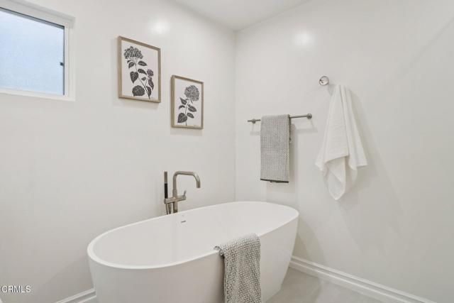 5853 Canyonside Road, La Crescenta, CA 91214