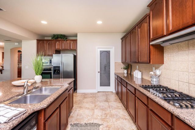 1548 Stoney Cross Ln, Lincoln, CA 95648
