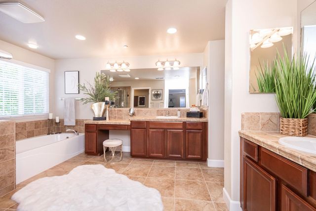 1548 Stoney Cross Ln, Lincoln, CA 95648